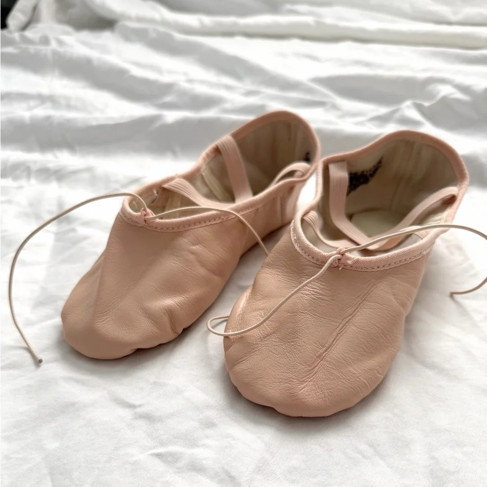 Capezio Leather Split-Sole Juliet Ballet Flat Shoe | Dance Size 6.5 Wide | NWOT